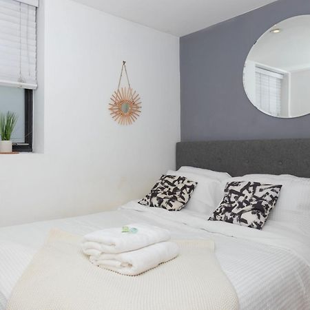 Cosy Ground Floor Apartment ลอนดอน ภายนอก รูปภาพ