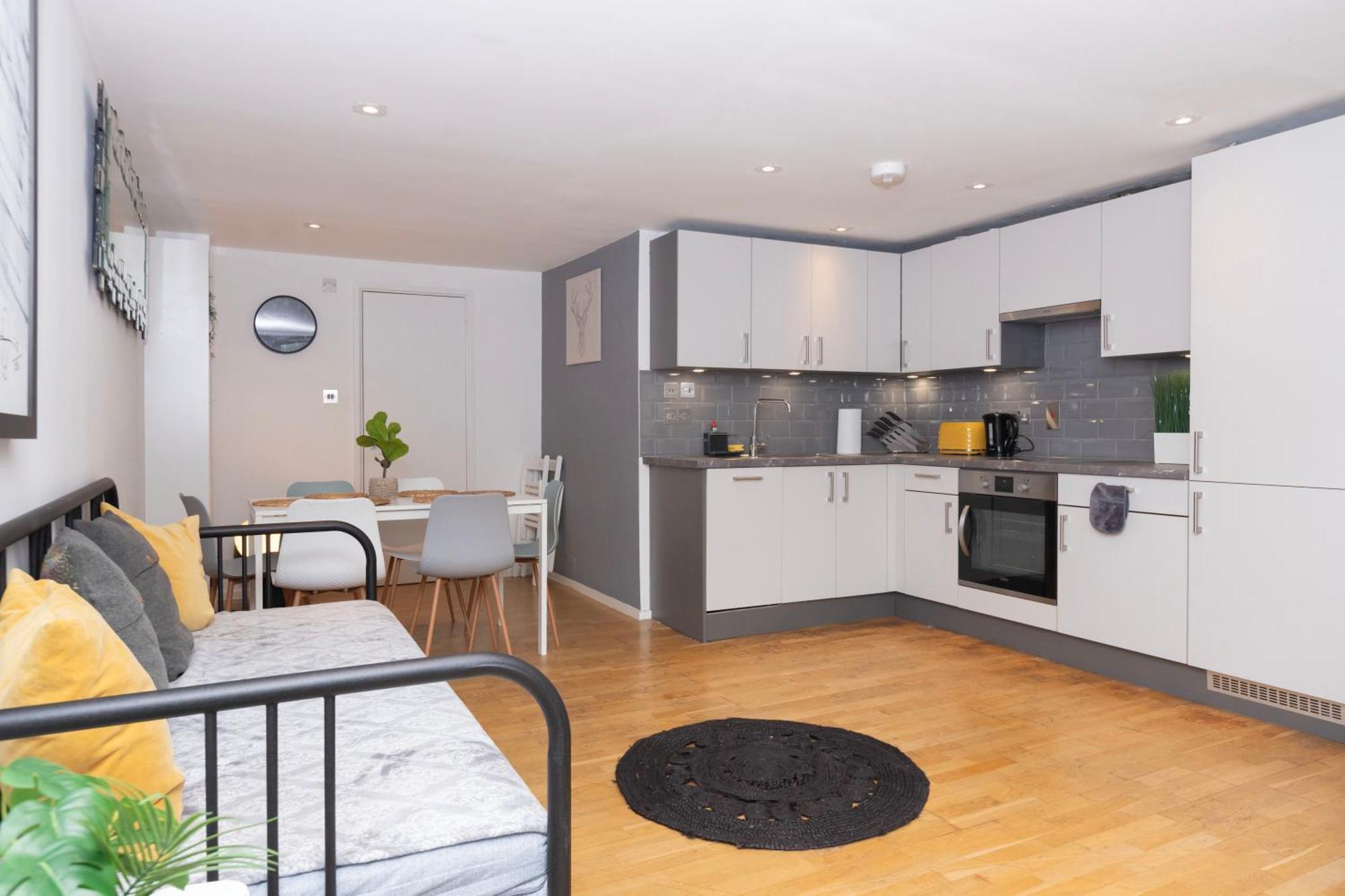 Cosy Ground Floor Apartment ลอนดอน ภายนอก รูปภาพ
