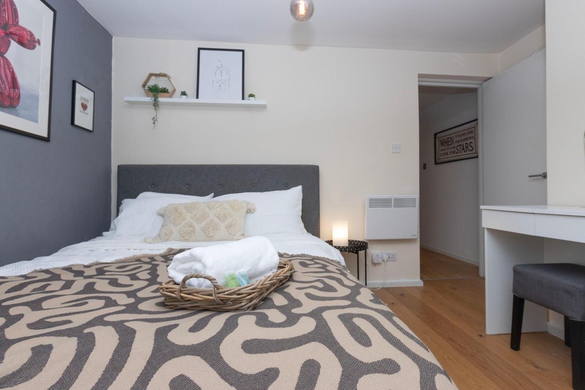 Cosy Ground Floor Apartment ลอนดอน ภายนอก รูปภาพ