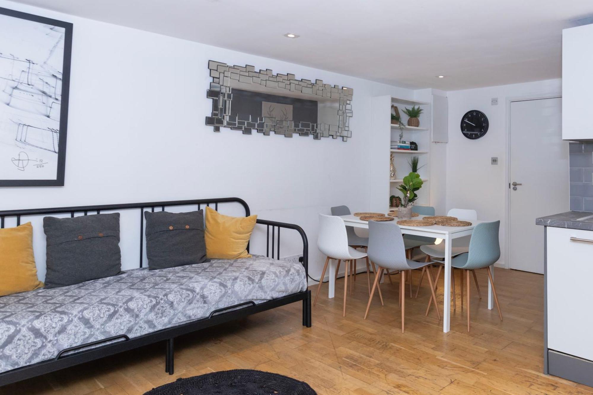 Cosy Ground Floor Apartment ลอนดอน ภายนอก รูปภาพ